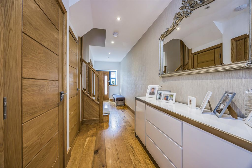 Additional image 18 of 4 bed town house for saleWykeham Place, Fareham PO16