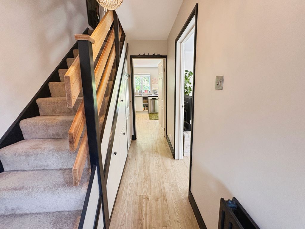 Property photo 2 of 19 Hallway