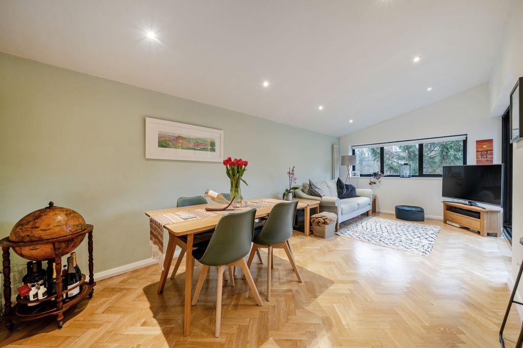 Property photo 1 of 16 Dining Area
