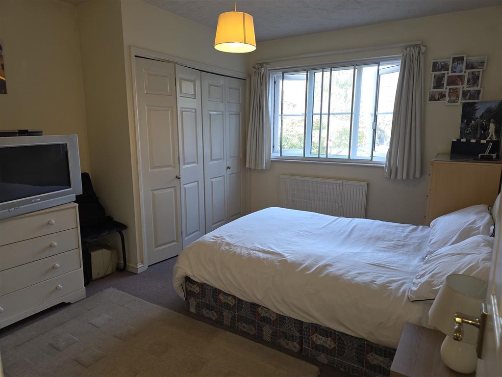 Property photo 1 of 10 Bedroom 1