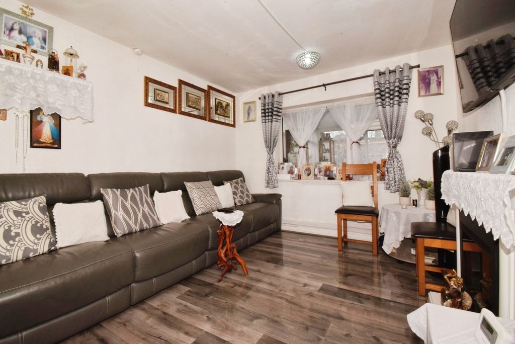 Property photo 3 of 20 Pbox-Img.Jpg