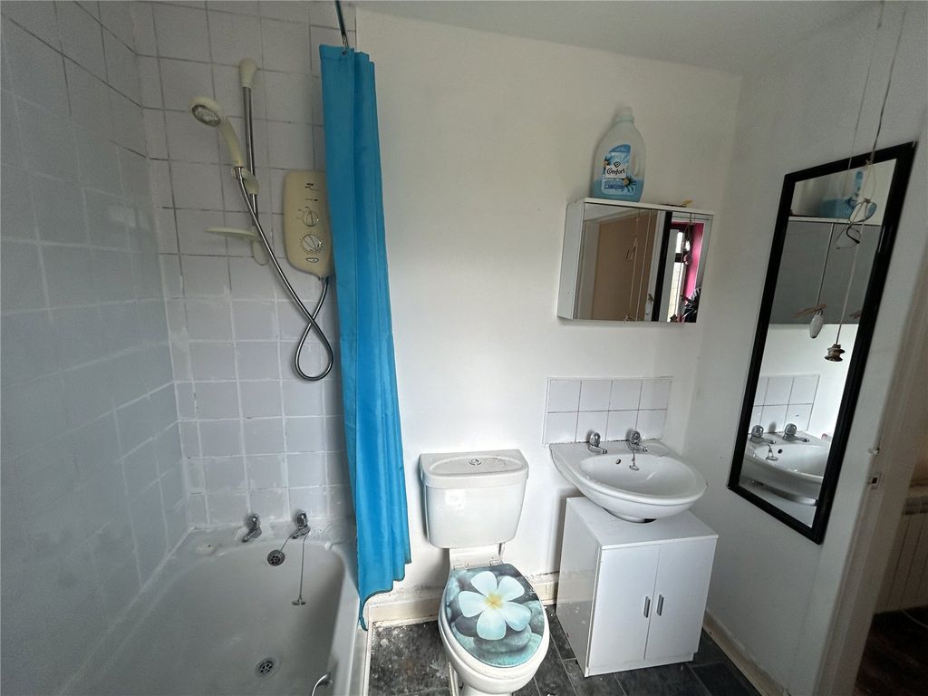 Property photo 3 of 25 Picture No. 01