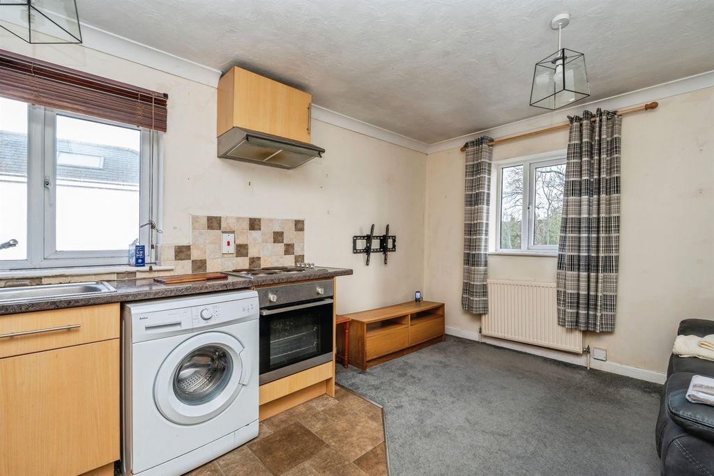 Property photo 2 of 14