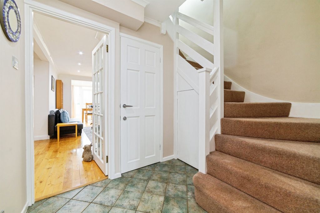 Property photo 2 of 22