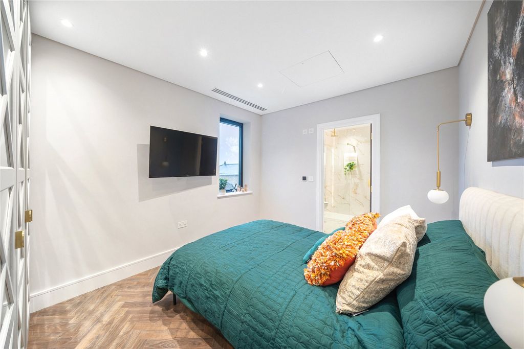 Property photo 3 of 7 Picture No. 49