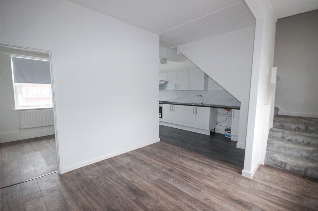 Property photo 2 of 11 Picture No. 09