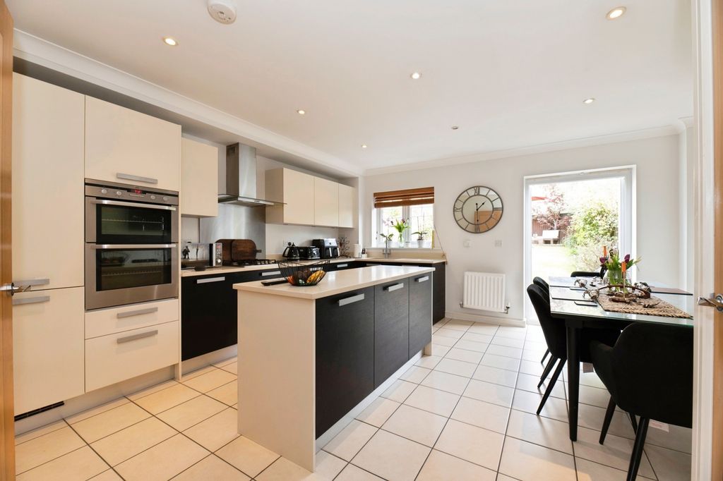 Property photo 2 of 20 Pbox-Img.Jpg