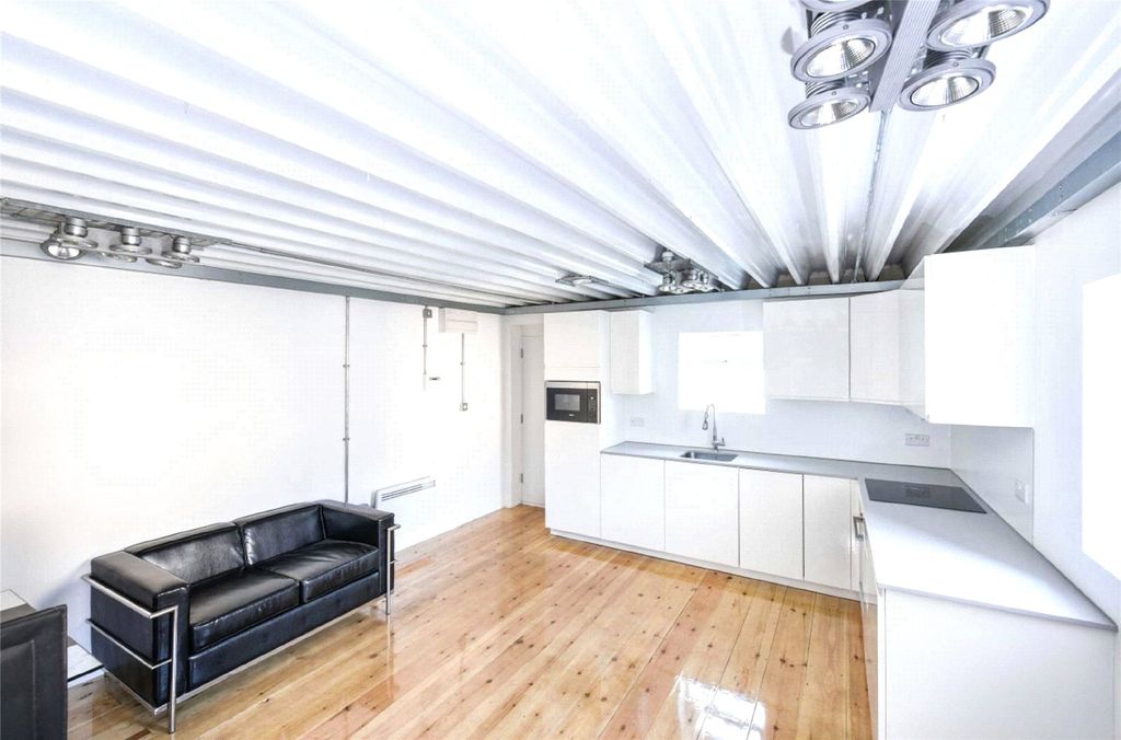 Property photo 2 of 9 Photo