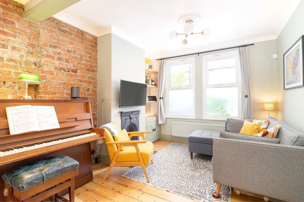 Property photo 2 of 19 Reception Area