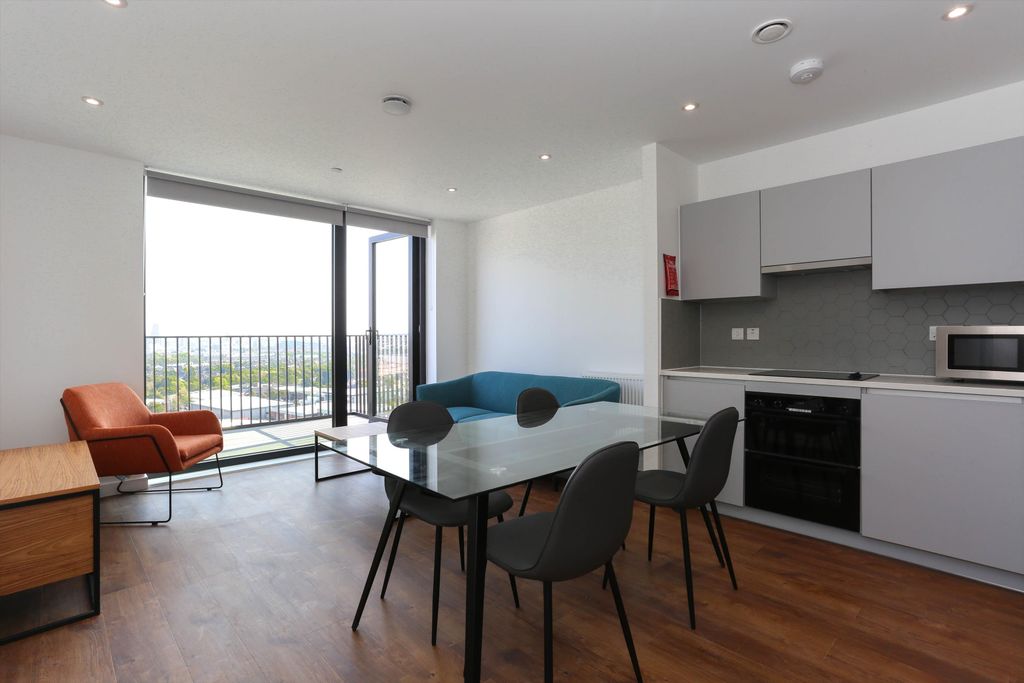 Property photo 1 of 13 Image