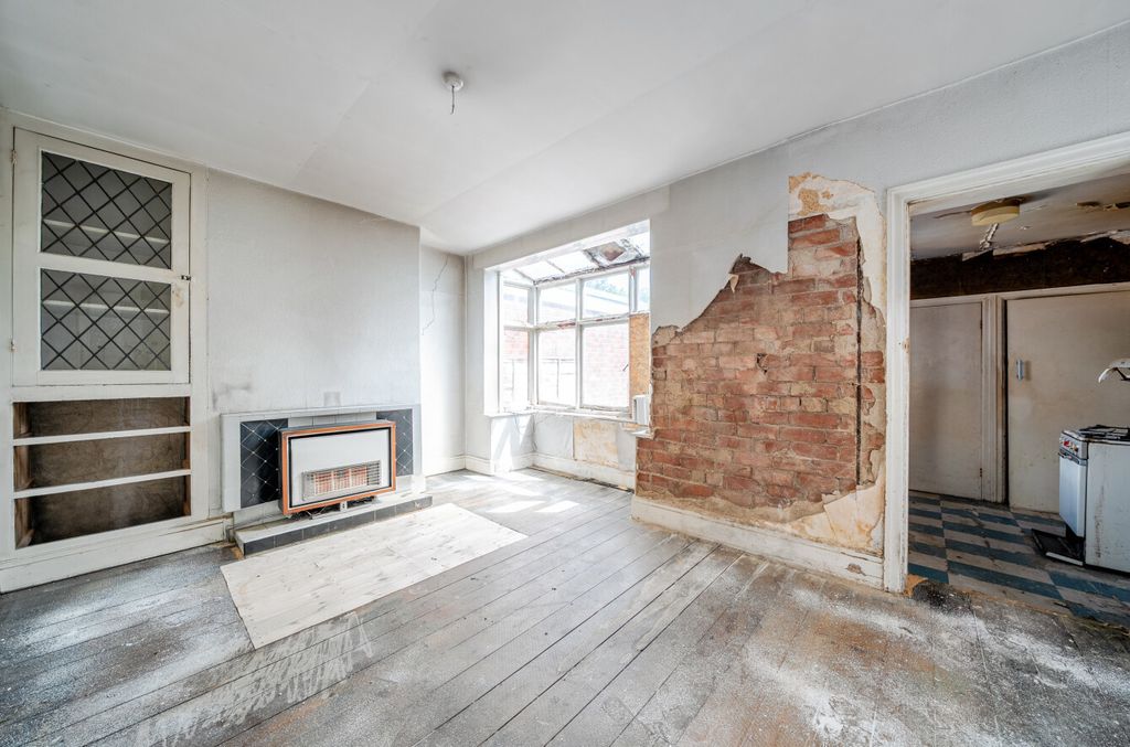 Property photo 3 of 20 1482130-8-6A4Beb5...