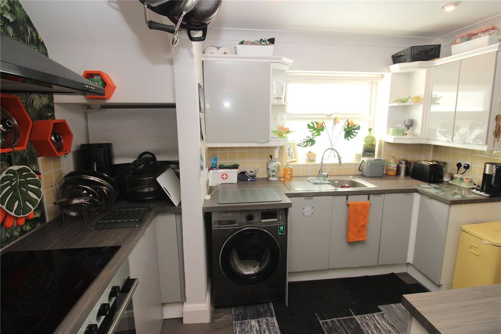 Property photo 3 of 14 Picture No. 06