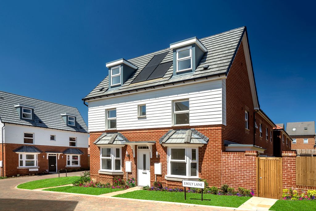 Property photo 2 of 10 The Woodlands Street Scenes