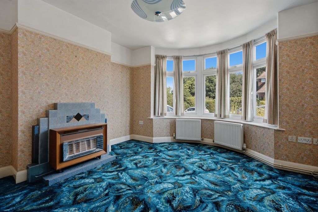 Property photo 2 of 14