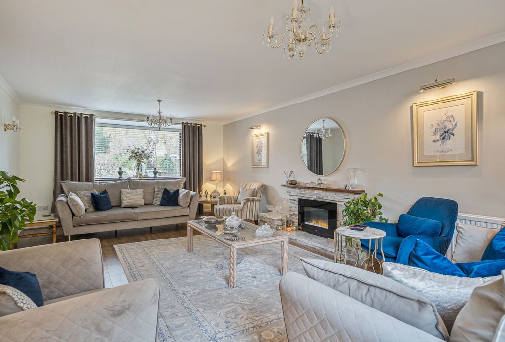 Property photo 2 of 20 Lounge