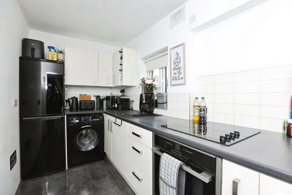 Property photo 2 of 14 Pbox-Img.Jpg