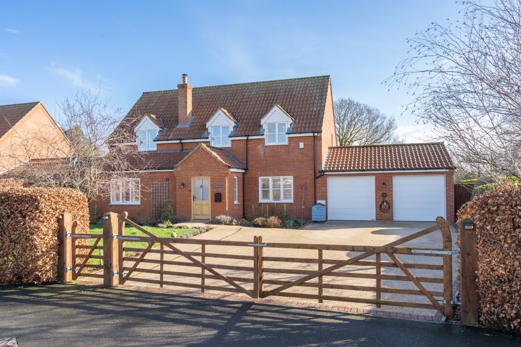 Property photo 1 of 27