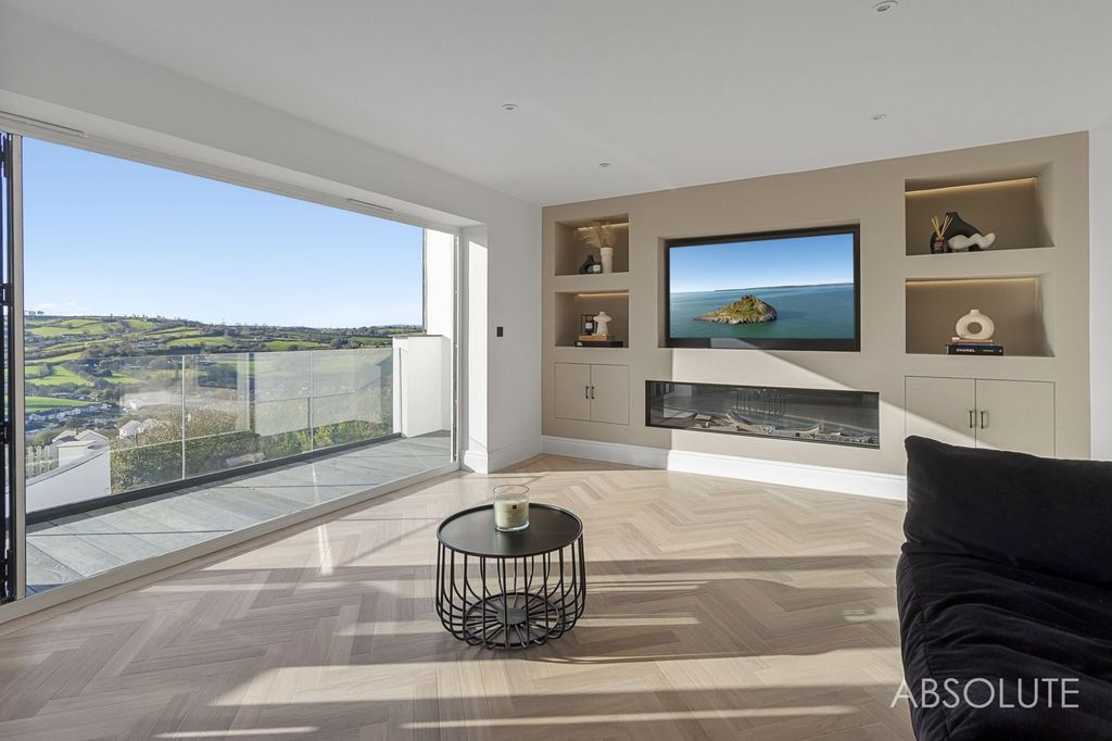 Property photo 2 of 56