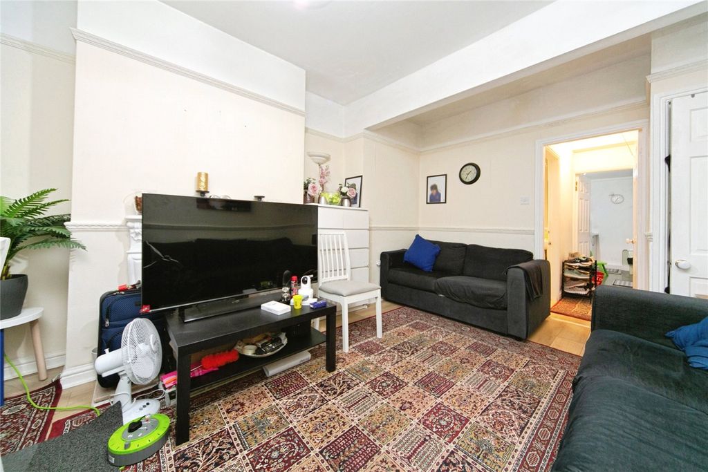 Property photo 2 of 17 Picture No. 33