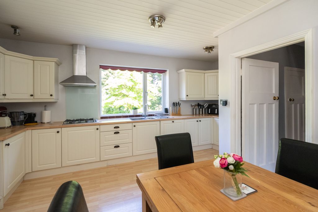 Property photo 3 of 19 Dsc05059