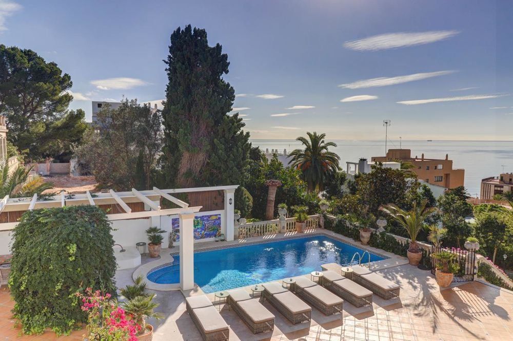 Property photo 1 of 16 Renovated Manor House In Cala Major With Plenty Of Space And Panoramic Views