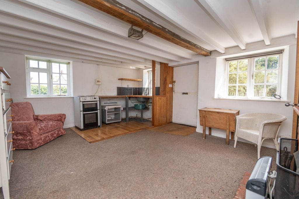 Property photo 3 of 12
