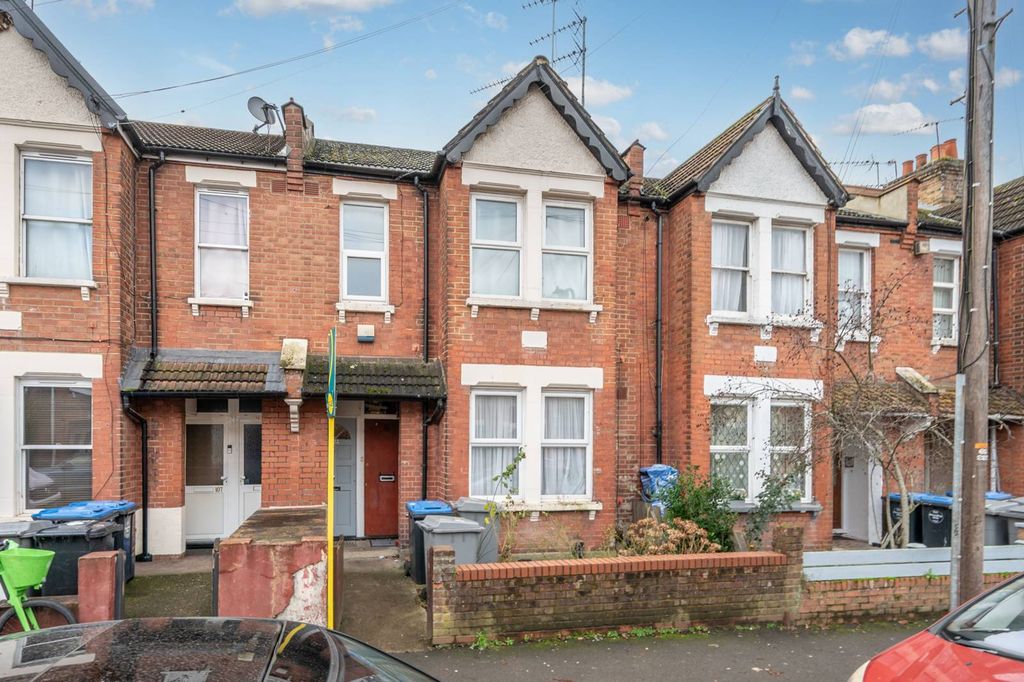 Property photo 3 of 11