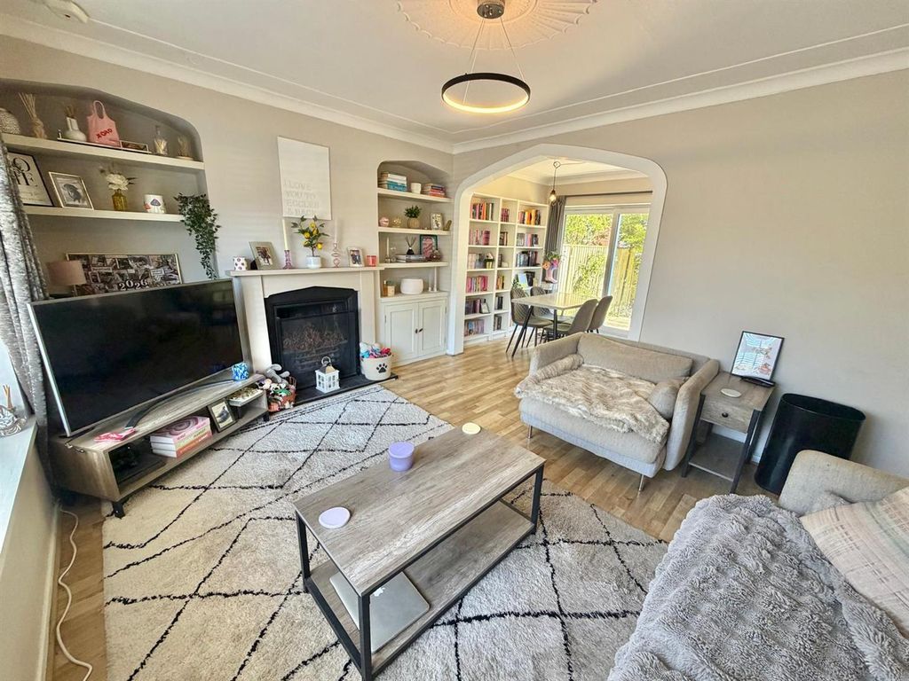 Property photo 3 of 15 Living Room