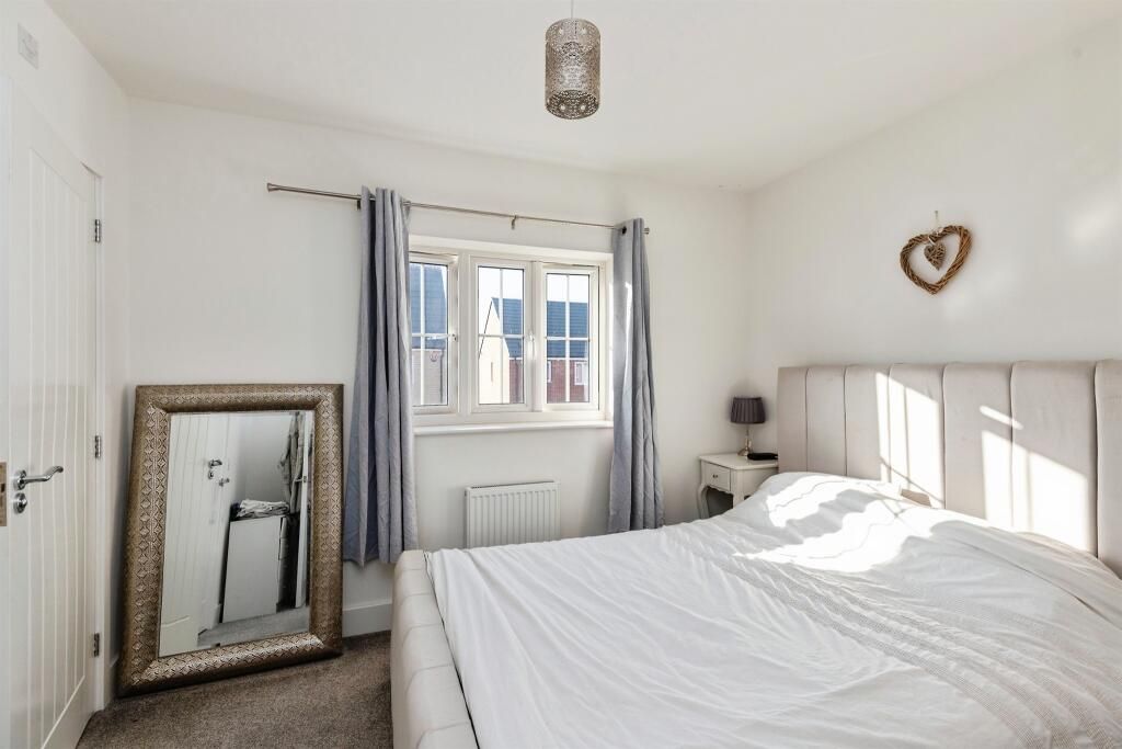 Property photo 2 of 7 Bedroom 1