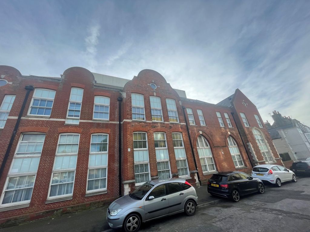 Property photo 1 of 21