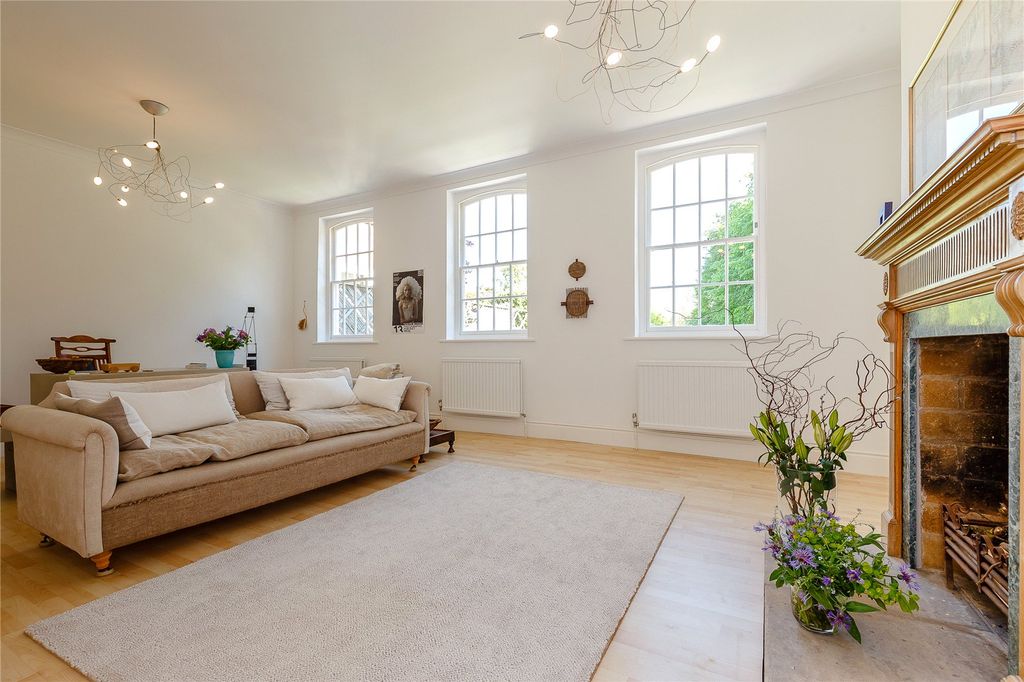 Property photo 2 of 18 Drawing Room