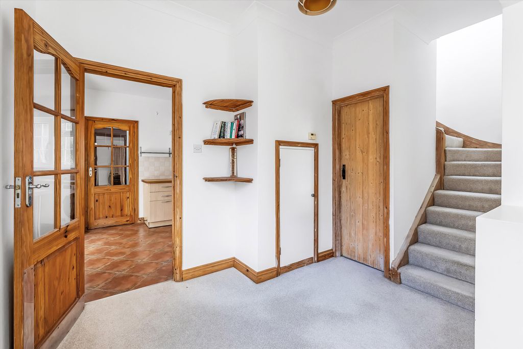 Property photo 3 of 11 Image