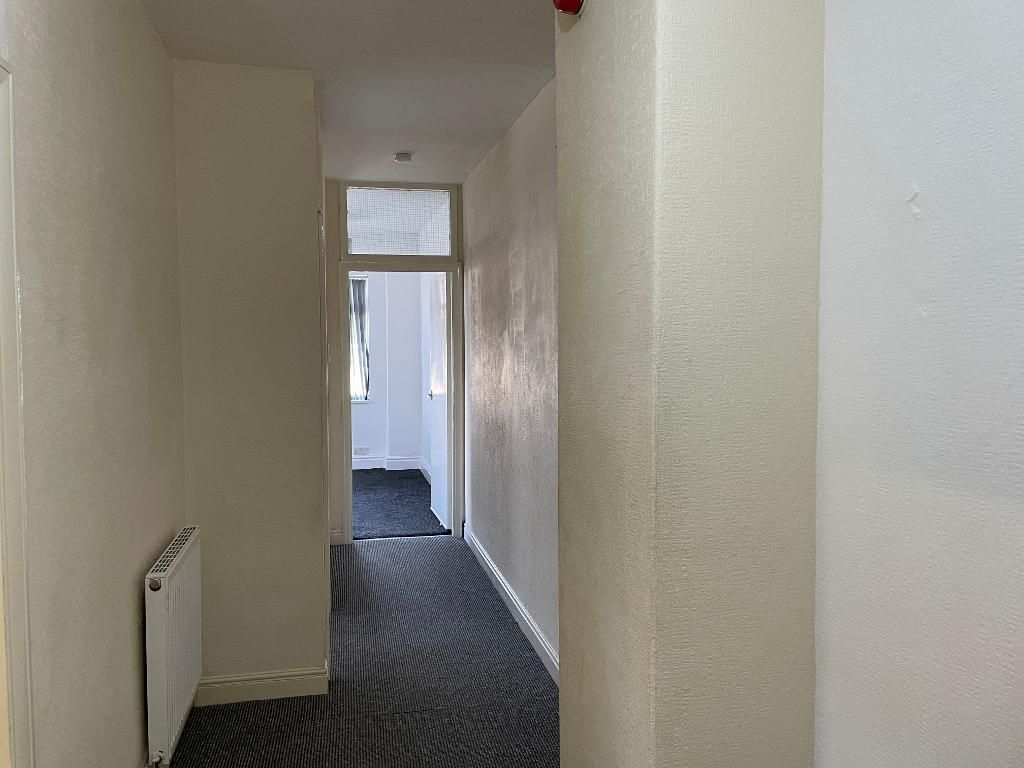 Property photo 3 of 6 Entrance Hall