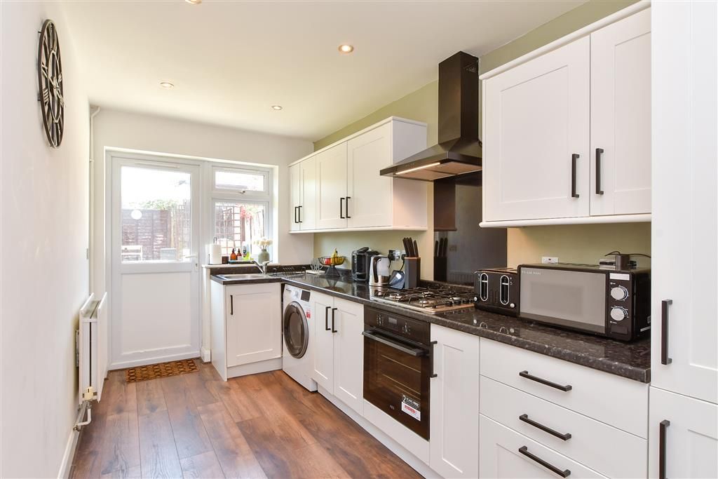 Property photo 2 of 12 Kitchen