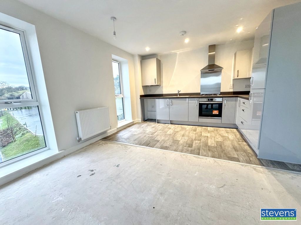 Property photo 2 of 7 Image00018