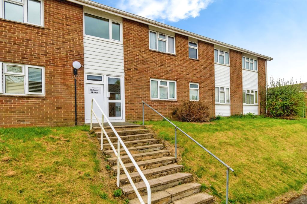 Property photo 2 of 17