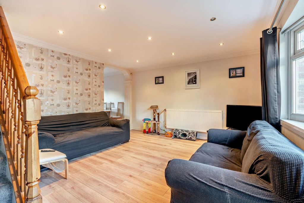 Property photo 3 of 22