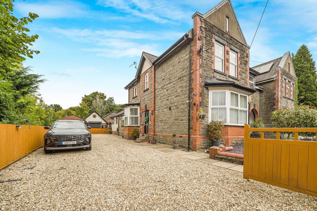 Property photo 3 of 73