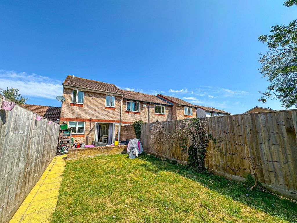 Property photo 2 of 18 5245327