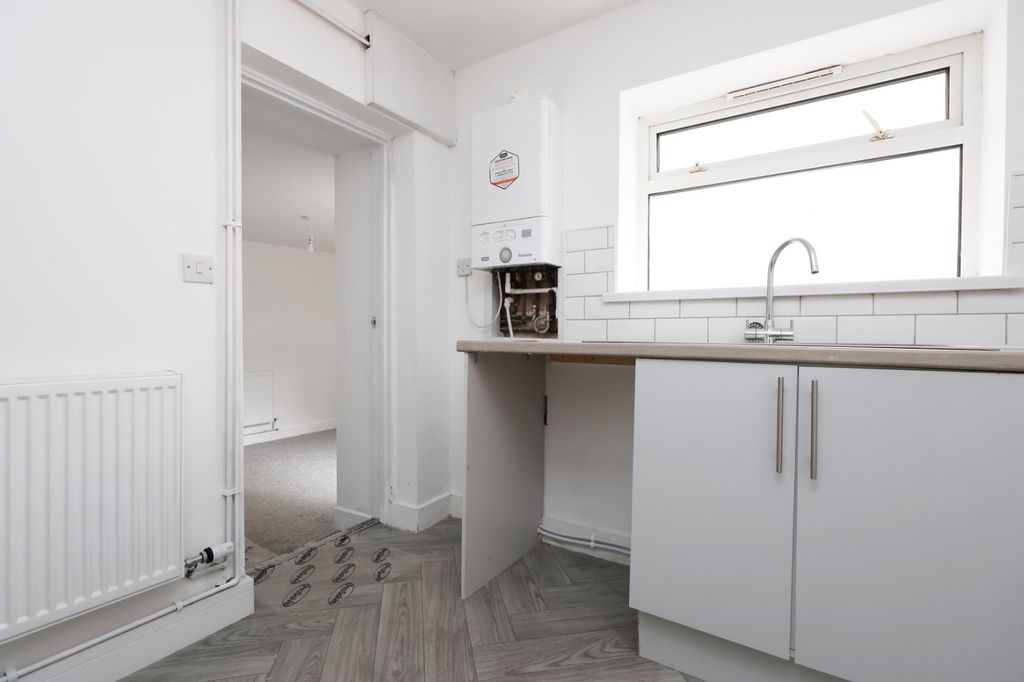 Property photo 3 of 37 Picture No. 12