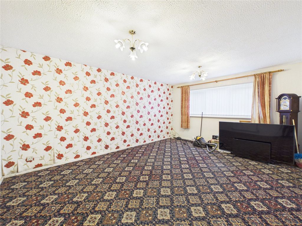 Property photo 2 of 14 Picture No. 11