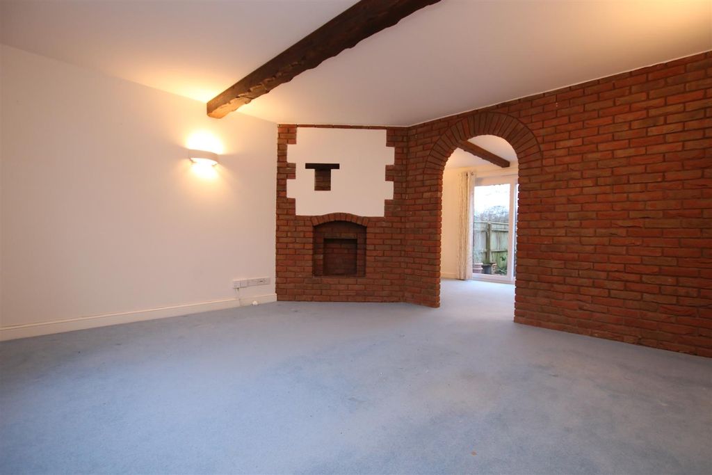 Property photo 3 of 14 Lounge 2.Jpg