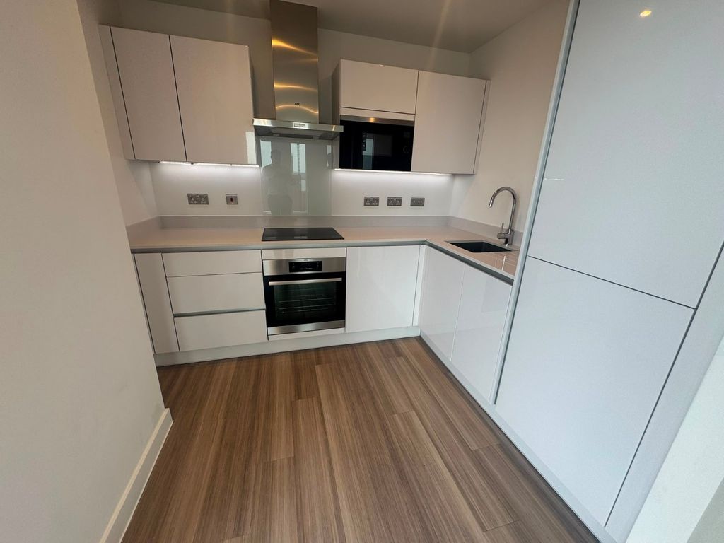 Property photo 3 of 11 Kitchen Area