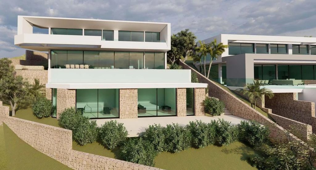 Property photo 1 of 2