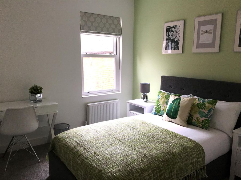 Property photo 1 of 18 Room Four & Ensuite