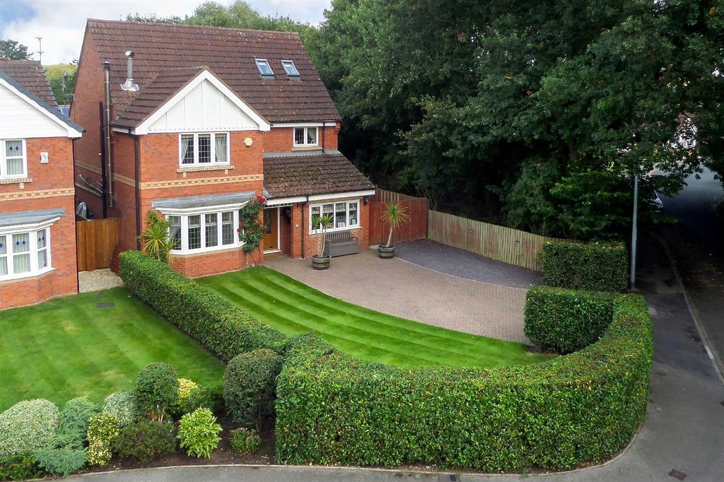 Property photo 1 of 18