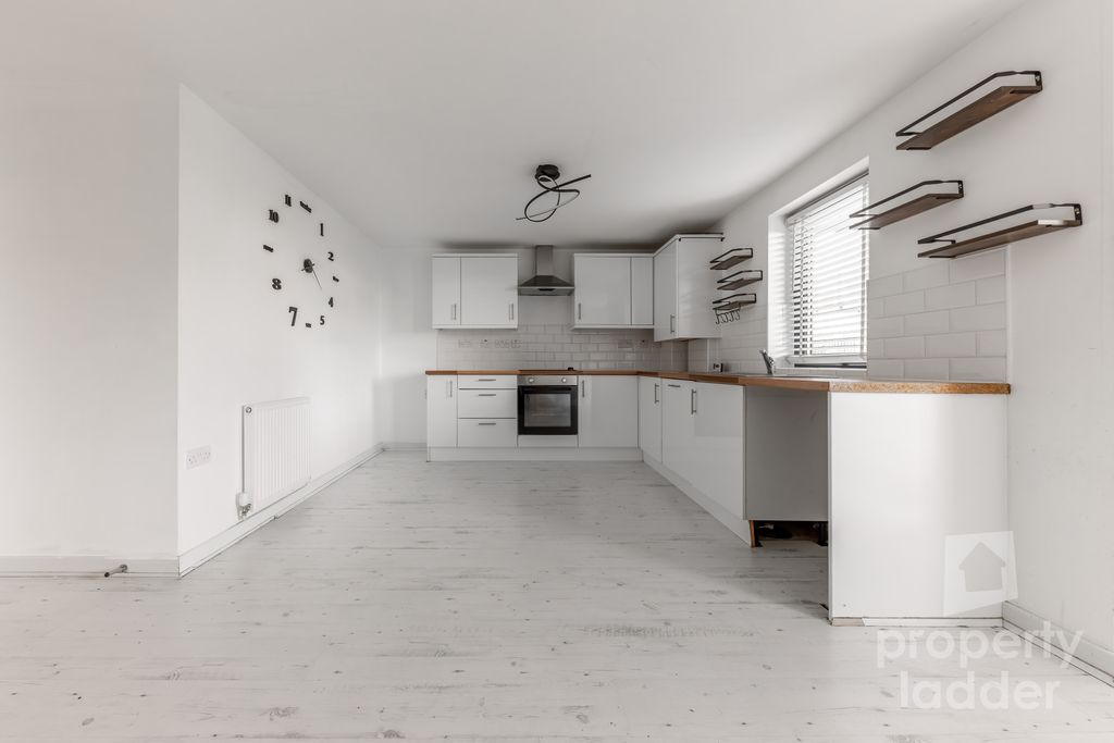 Property photo 2 of 12 Pl-2