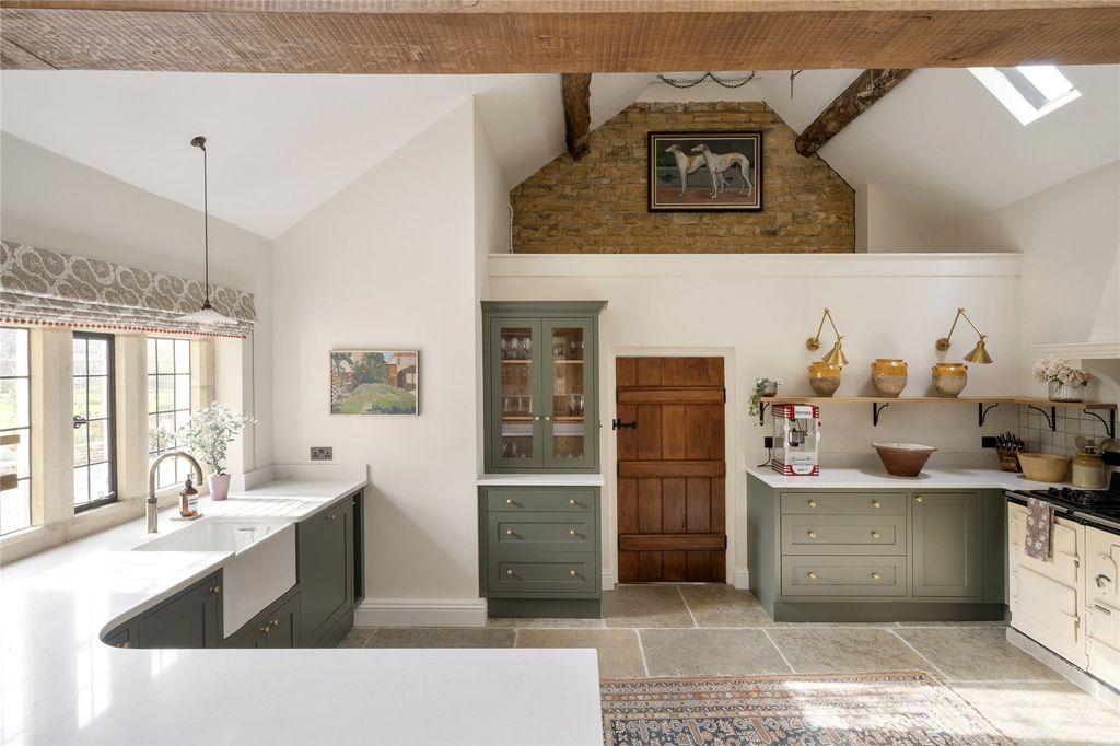 Property photo 3 of 38 Picture No. 07