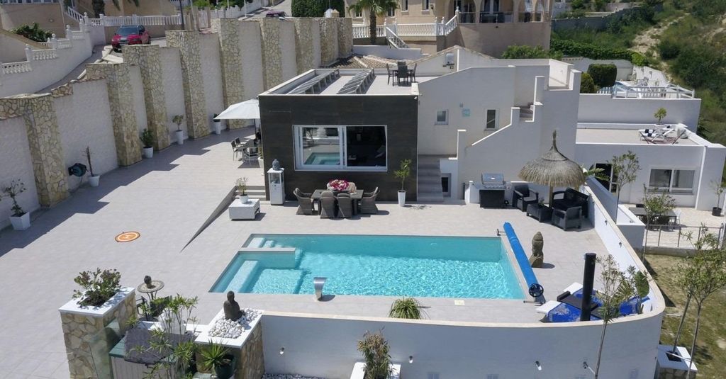 Property photo 1 of 46