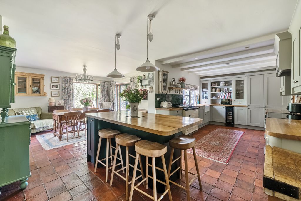 Property photo 2 of 19 Kitchen/Dining Room